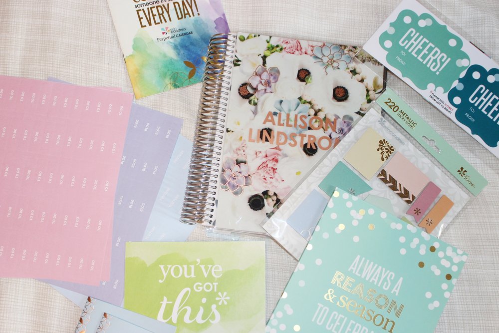 Time for an Erin Condren planner UNBOXING & HAUL for 2017!!! I purchased the Erin Condren LifePlanner and some other accessories so I'm excited to give you a sneak peak.
